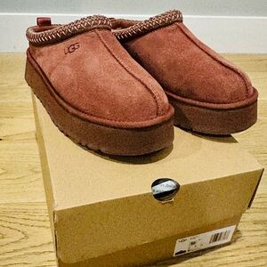 UGG Tazz Brick Red Suede